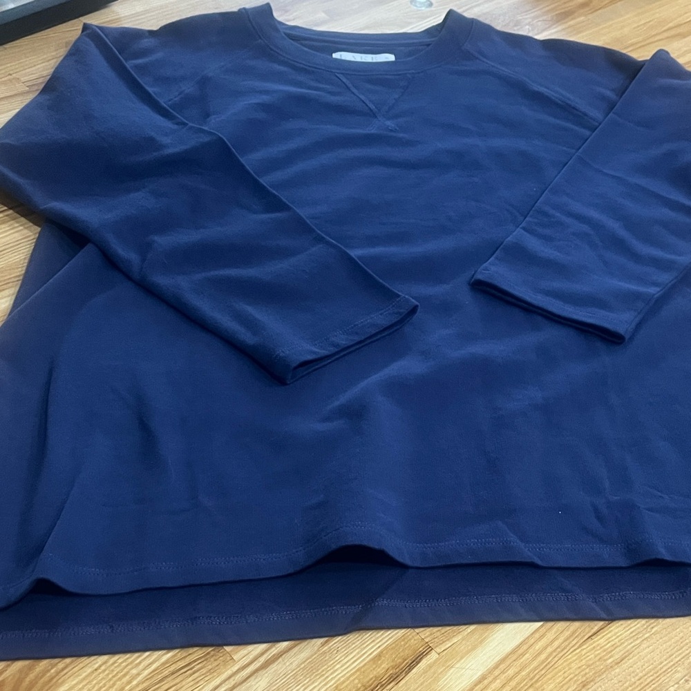 LAKE Brand Women's Navy Blue Sweatshirt